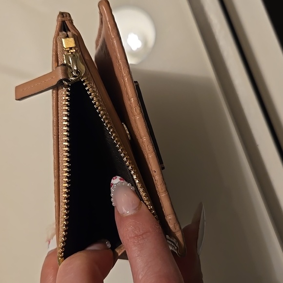 🎀 Pink GUCCI Microguccissima Bi-Fold Wallet - Picture 5 of 16